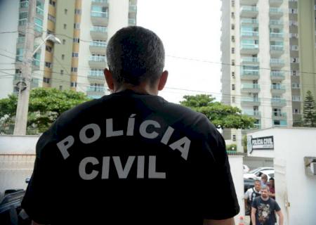 Polícia faz operação contra lavagem de dinheiro em escola de samba