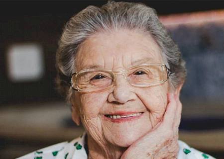 Morre Palmirinha Onofre, aos 91 anos, em SP