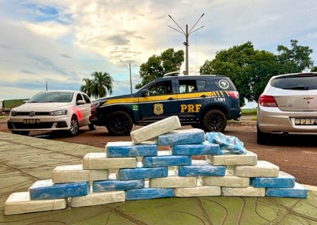 Dois carros e carga de cocaína são apreendidos pela PRF em Paranaíba