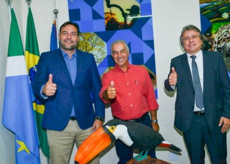Ex-governador Reinaldo Azambuja oficializa apoio à pré-candidatura de Dr. Leandro a prefeito de Nova Andradina