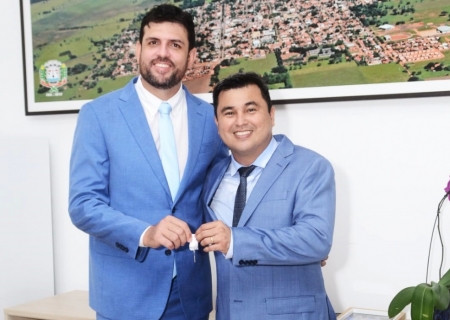 Professor Rafael toma posse como prefeito de Anaurilândia