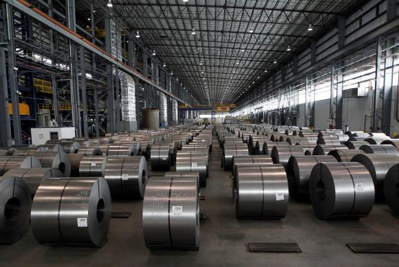 O embaixador Amaral afirmou que 80% aço exportado pelo Brasil para os EUA é produto semiacabado,  como estas bobinas de aço galvanizado prontas para serem entregues - Foto: ABr