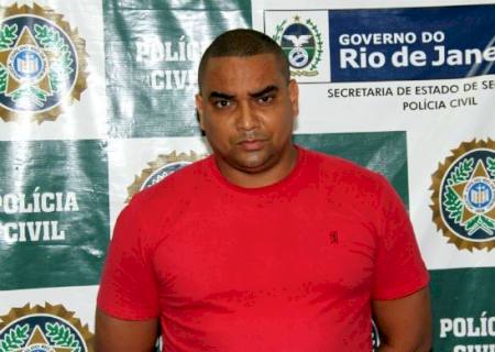 Ex-jogador do Vasco é preso vendendo DVDs piratas