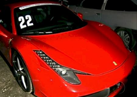 Ferrari de filho de Eike Batista é apreendida, por estar sem placa dianteira