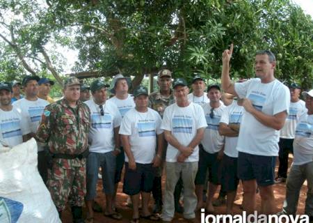 PMA e mais 130 pessoas retiram mais de 1 ton de lixo do rio Ivinhema