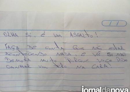 Homem utiliza bilhete para assaltar padaria de Cabo Frio, RJ