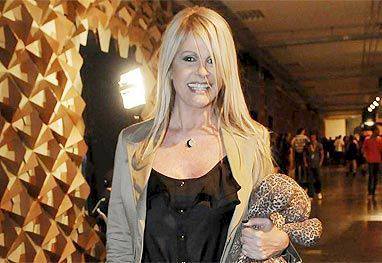 Monique Evans defende a filha e chama Marcos Oliver de ''homem objeto''