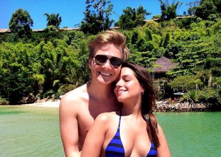 Michel Teló posa abraçadinho com Thaís Fersoza: ''Só no chamego gostoso''