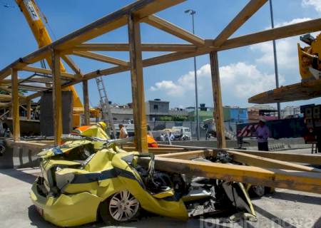 Caminhão derruba passarela e mata 4 pessoas na Linha Amarela, no Rio