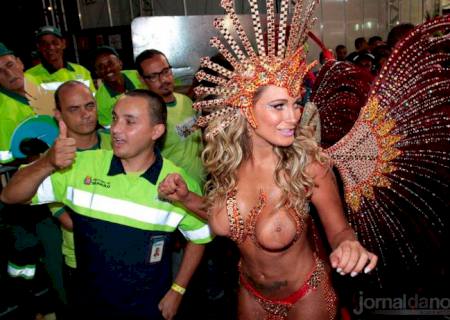 A avenida em SP está repleta de musas, confira as fotos