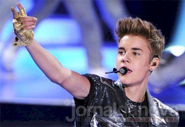 Justin Bieber diz que não será ''derrubado'' pela imprensa