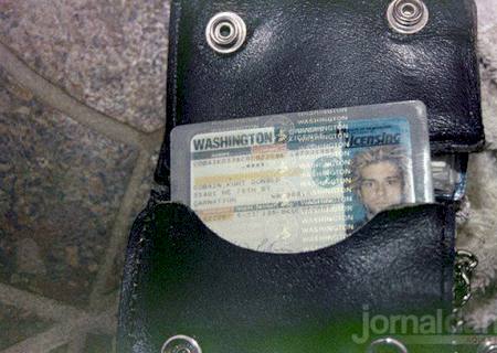 Bilhete encontrado na carteira de Kurt Cobain zombava de Courtney Love