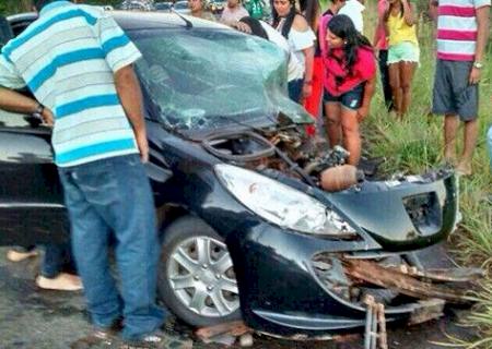 Batida com morte fere cantor de dupla sertaneja e baterista em estrada