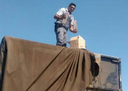 PMR apreende dois bi trens com cigarros