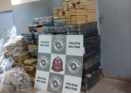 PM apreende 857 tabletes de maconha