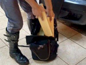 Homem é detido com maconha em ônibus