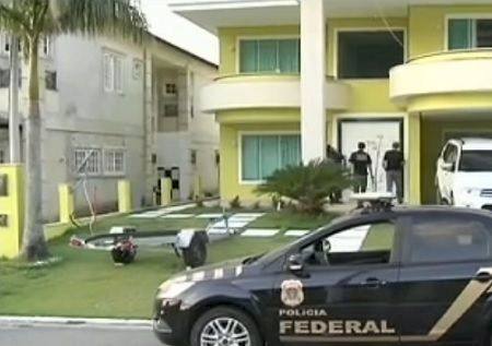 Paraguaio se joga de carro durante perseguição e morre
