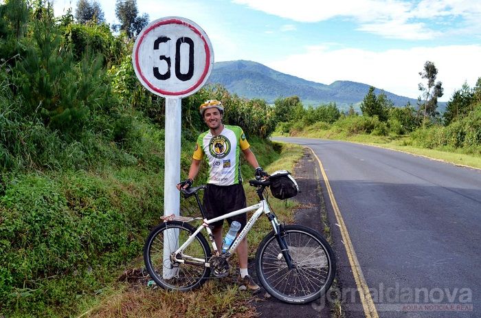 Ciclista percorre 12 mil km na África do Sul