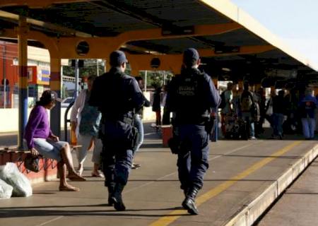 Casal é preso ao ser flagrado fazendo sexo no Terminal Morenão