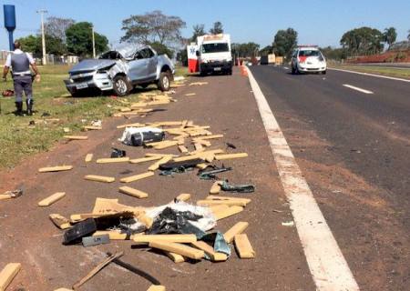 Acidente deixa droga espalhada na Raposo Tavares