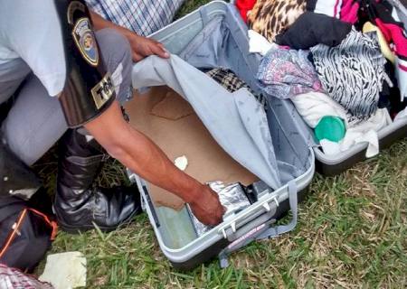 Mulheres são presas com droga em fundo falso de mala na região de Prudente