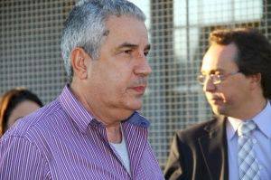 Pivô de escândalo, João Amorim se entrega; Olarte segue foragido