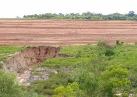 Polícia Ambiental autua fazendeiro por erosões