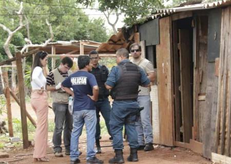 Avô encontra neto de 17 anos degolado e família suspeita de pais