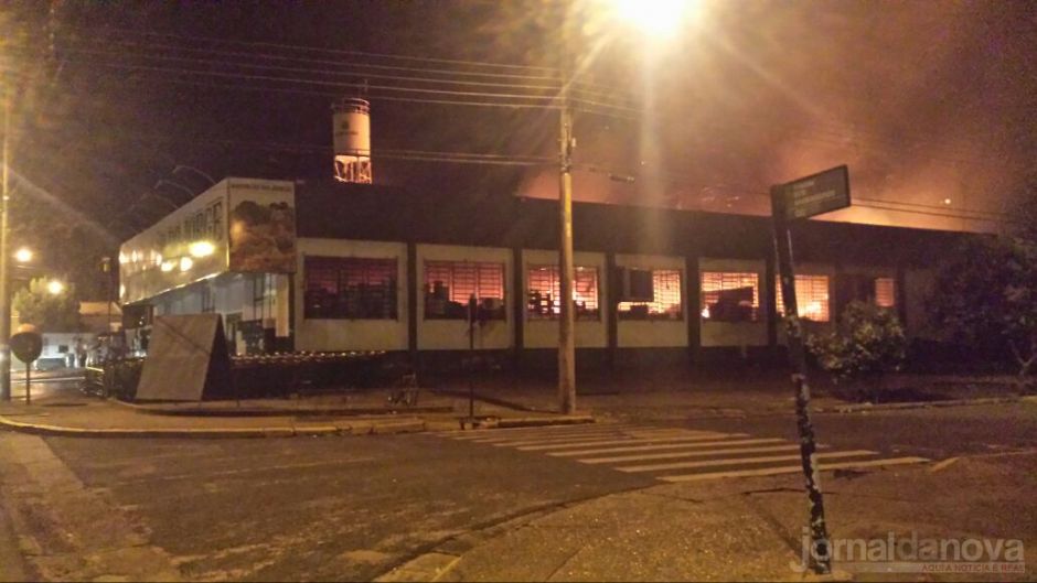 Incêndio destrói Sacolão do Jorge em Primavera