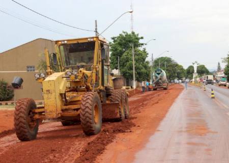 Prefeitura de Anaurilândia realiza pavimentação asfáltica na entrada da cidade