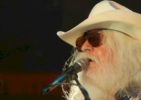 Leon Russell, músico country, morre aos 74 anos em Nashville