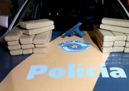 PMR apreende 20 kg de maconha e pistola em Epitácio