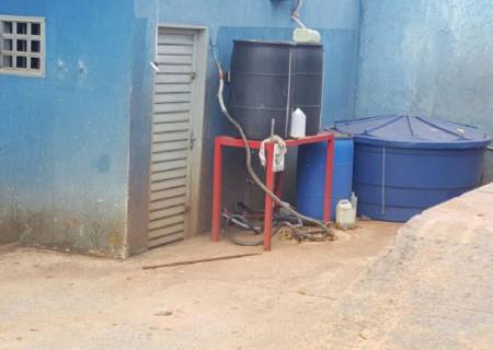 Patrão põe peça de compressor no ânus de adolescente