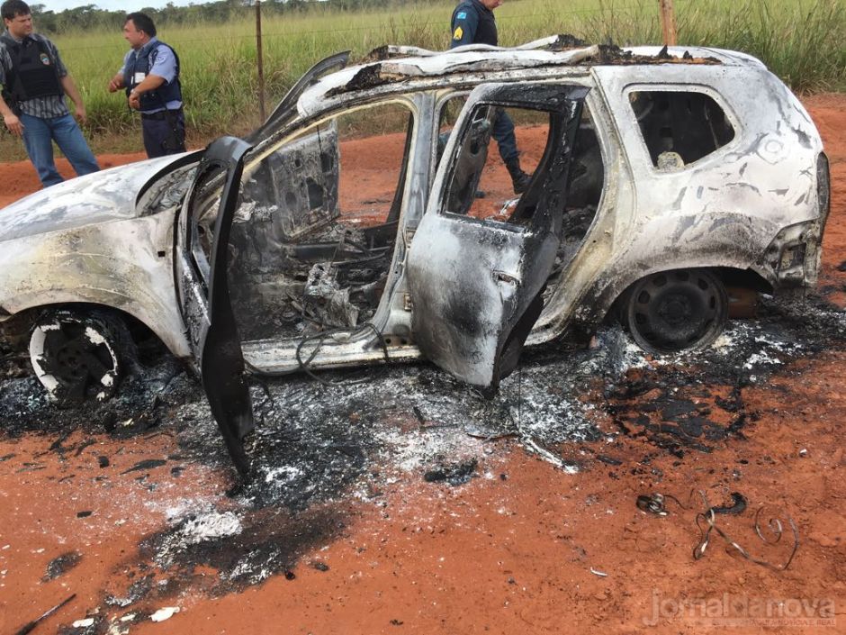Bando explode carro forte na MS-156 na região de fronteira em MS