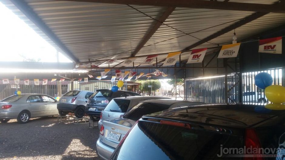 Em Nova Andradina, Paulinho Veículos com promoção em veículos