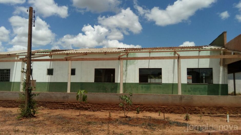 Após temporal, voluntários e Prefeitura se unem para reerguer velório de Casa Verde