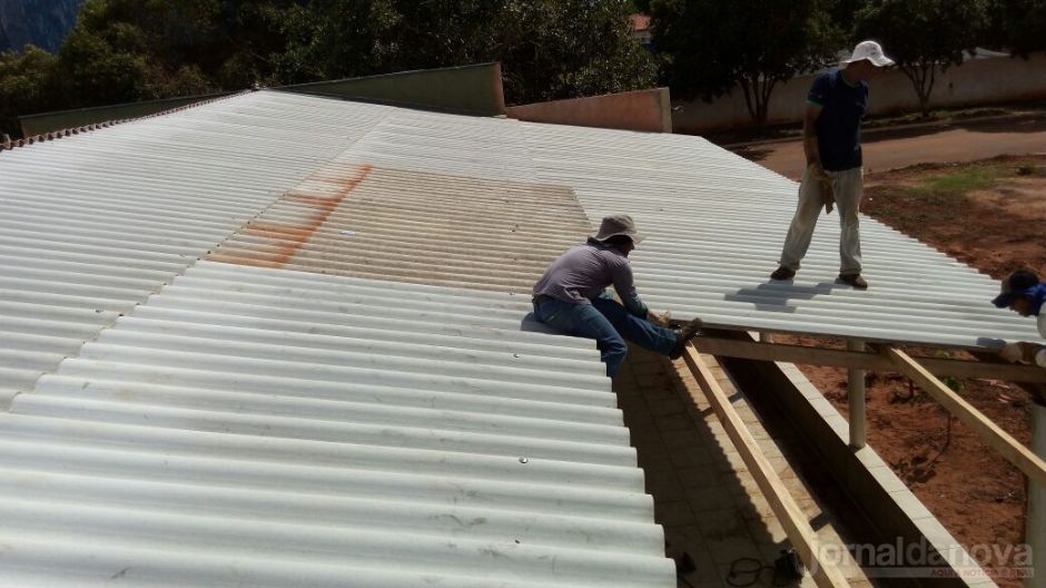 Após temporal, voluntários e Prefeitura se unem para reerguer velório de Casa Verde