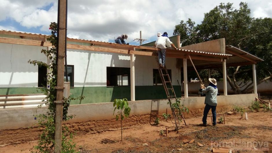 Após temporal, voluntários e Prefeitura se unem para reerguer velório de Casa Verde