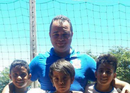 Três atletas da escolinha Camisa 10 são selecionados para avaliação no Corinthians