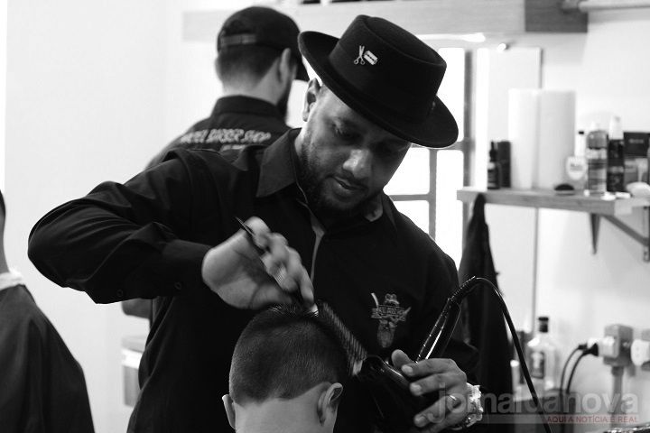 Maciel Barber Shop reinaugura Barbearia com ambiente mais confortável