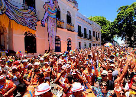 Brasil deve receber 400 mil turistas internacionais no Carnaval
