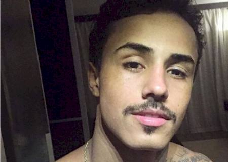 MC Livinho é acusado de agredir funcionário após show