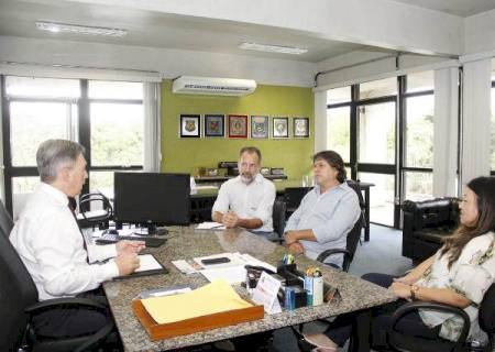 Caravina discute municipalização do trânsito com secretário de Segurança Pública