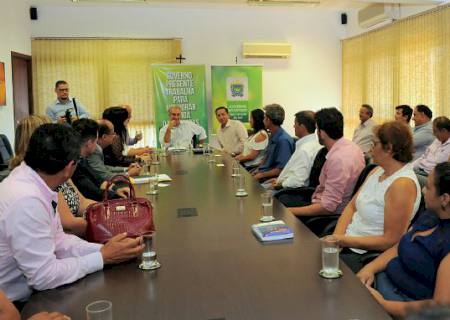 Reinaldo Azambuja define novos investimentos para Anaurilândia