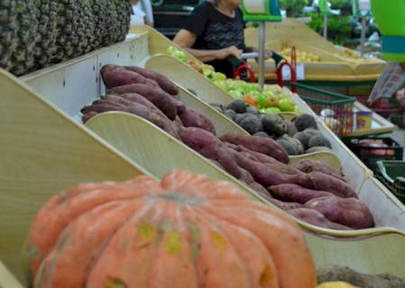 Promoção de frutas, legumes e verduras nas lojas do Paraíso Alimentos