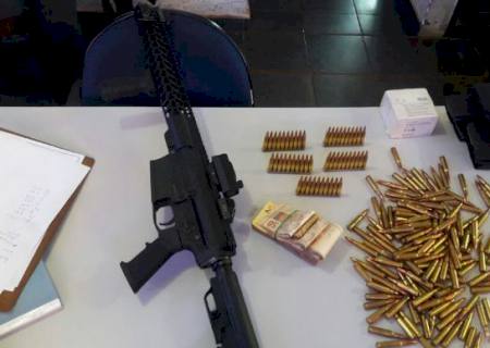 PMR apreende cocaína, fuzil, munições e dinheiro na MS-386