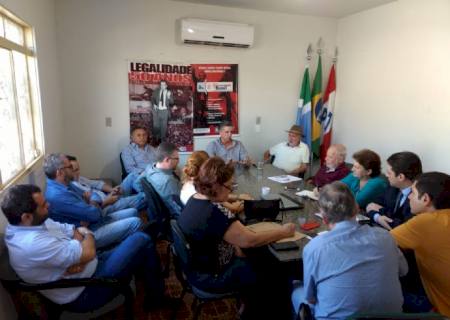 PDT realiza coletiva para afastar boato de crise dentro do partido
