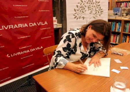 Escritora viaja por Corumbá, Sonora e Coxim para coletar relatos de pessoas que vivem nas áreas úmidas