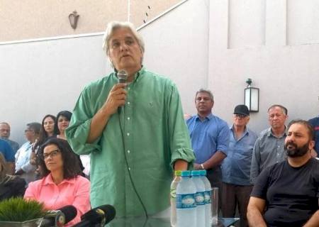 Sem detalhar base legal contra cassação, Delcídio confirma candidatura