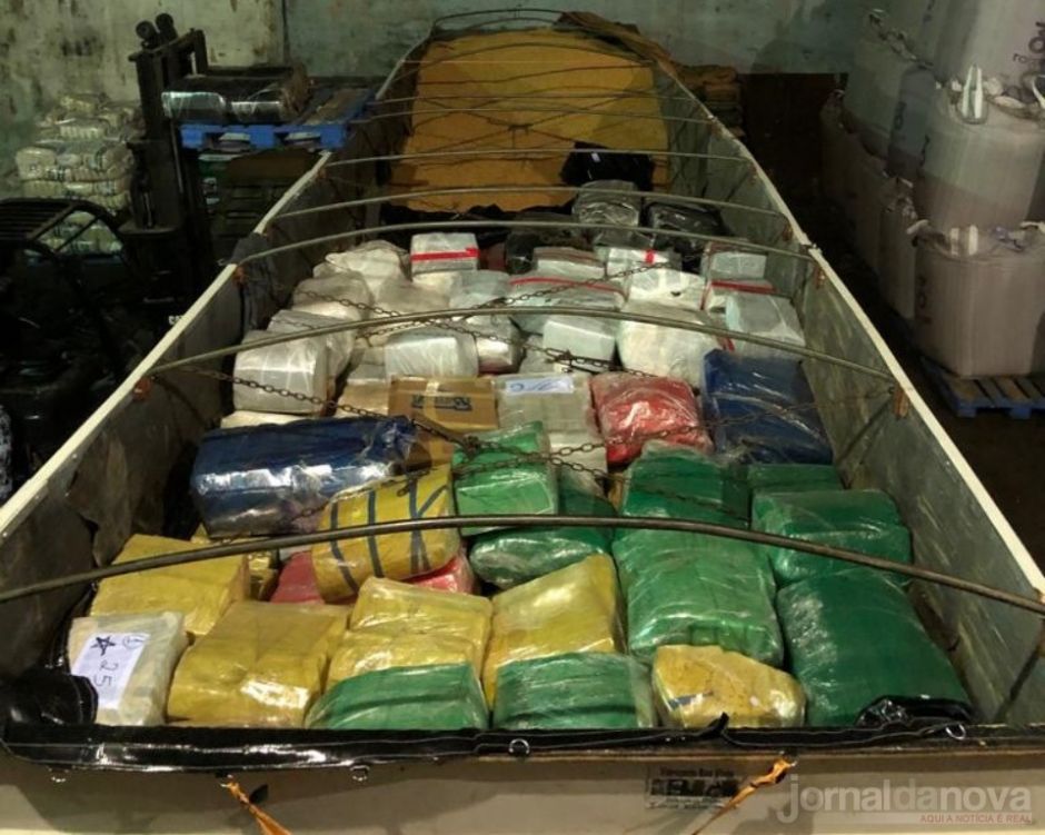 PF prende 19 pessoas e apreende 7 ton de maconha na fronteira